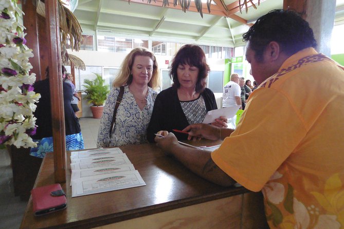Seat in Coach Transfer from Rarotonga Airport to Hotel - Key points at a glance