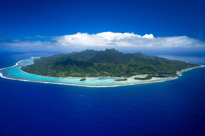 Seat in Coach Transfer from Rarotonga Airport to Hotel - Airport arrival compared with the return ride