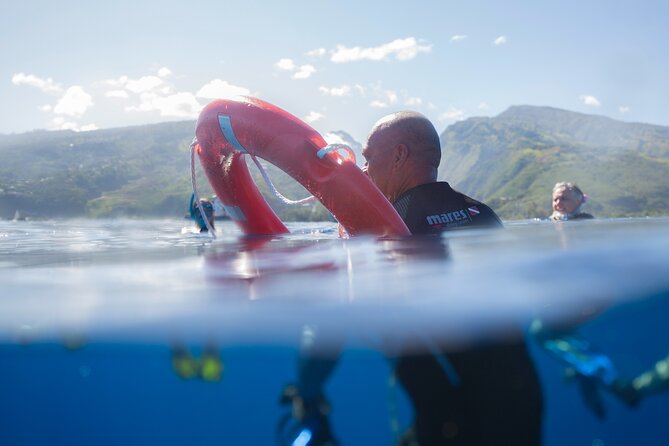 Snorkeling immersion in the wonders of Tahiti - Coral, tropical fish, and graceful skates
