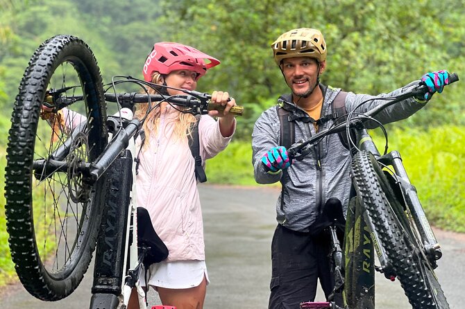 Tahiti excursion adventure circuit MTB MTB E-Bike private valley - Rain, mud, mosquitoes, and what to pack