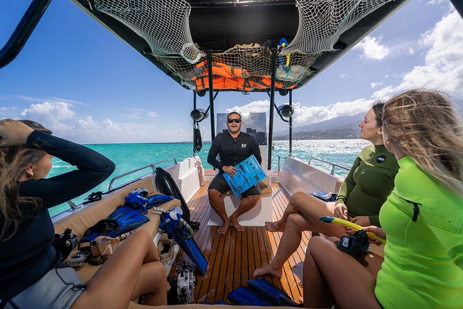 Tahiti Lagoon Snorkeling and Lunch Boat Tour (6 pax max) - Why this small Tahiti boat tour works
