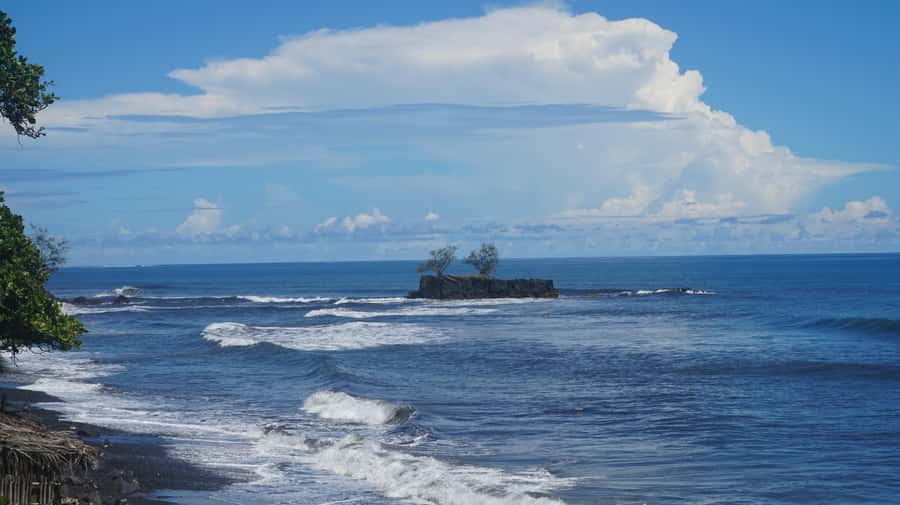 Tahiti: Northeast Coast Waterfalls&Viewpoints Half Day Tour - Faarumai Waterfall and the first forest stop