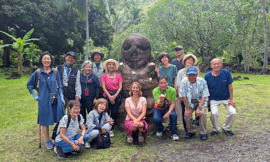 Tahiti: Private Half Day Culture and Nature Highlights Tour - Coastal roads between mountains and lagoon