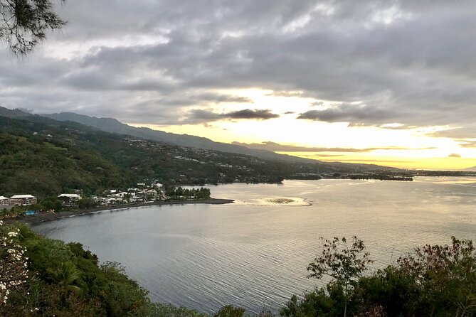Tahiti: Tour of the East or West Coast (Half Day) - West Coast: beaches, caves, and surf country