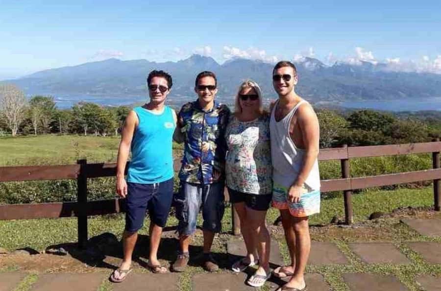 Tahiti: West and East Coast Island Tour with Waterfalls - Vaipahi Water Gardens slow the pace