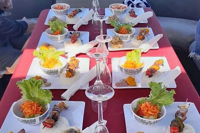 Toa Boat Bora Bora Private Lagoon tour with Lunch on Entertainer Bar Boat - Is $795 per person a fair value?