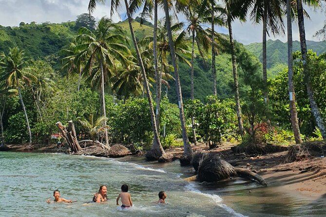 Tour Tahiti in Private - Taharuu Beach shows Tahiti’s black-sand coast