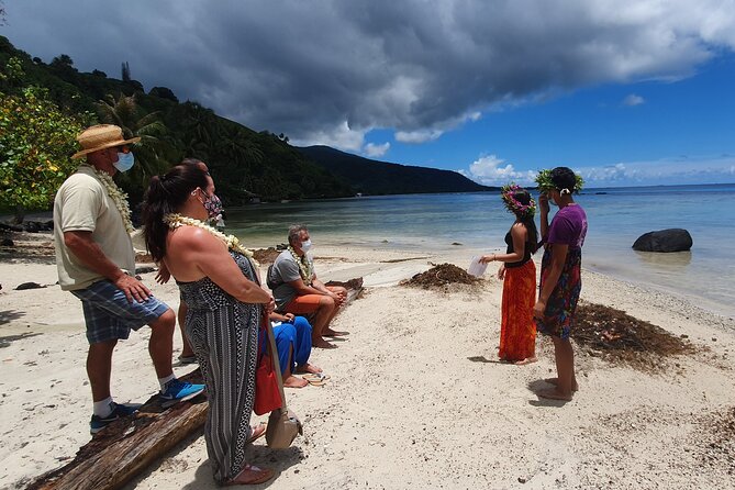 Tour Tahiti in Private - Maraa Grotto begins the sightseeing