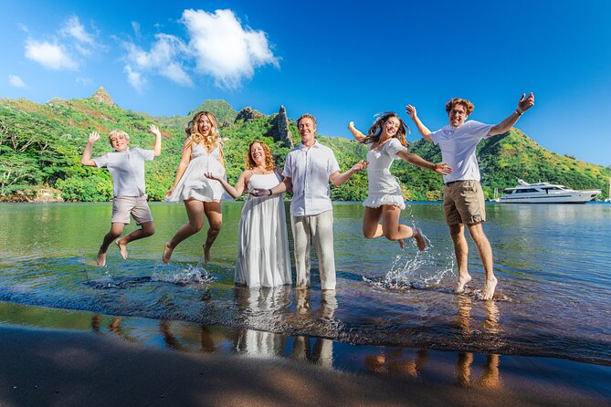 Unique photo shoot in the heart DE Moorea: Beach & mountain combo - Why this Moorea photo shoot works