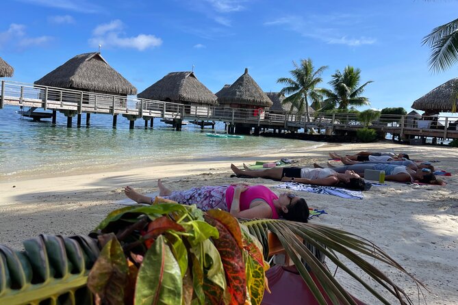 Yoga on the paradise beach of Manava Moorea - Practical details that affect your morning